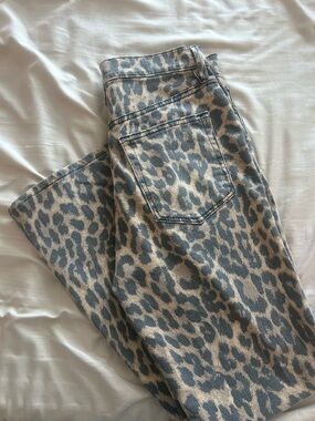 Good American Kick Flare Leopard Jeans size 6